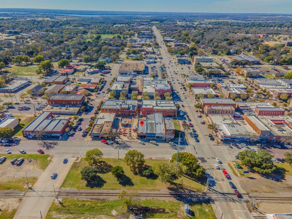 O T Ennis - Commercial Lease