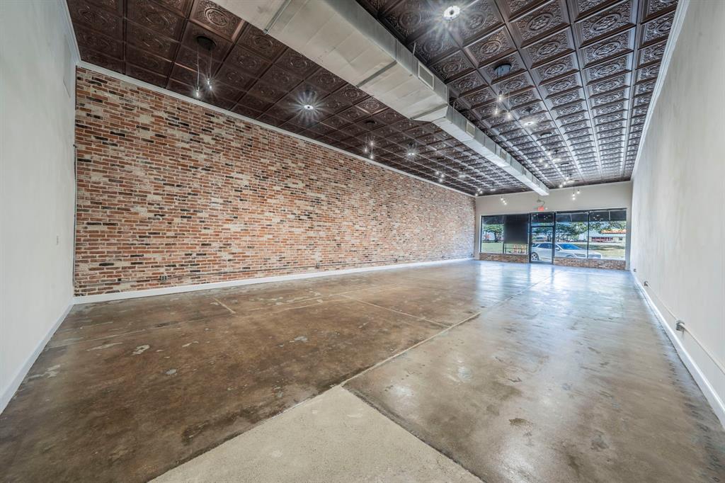 O T Ennis - Commercial Lease