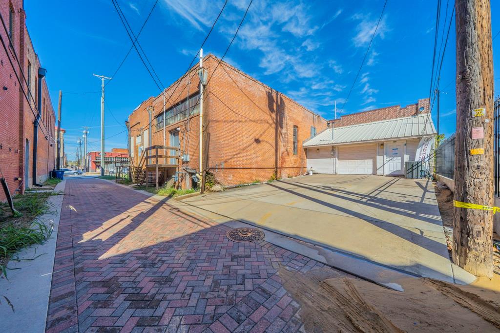 O T Ennis - Commercial Lease