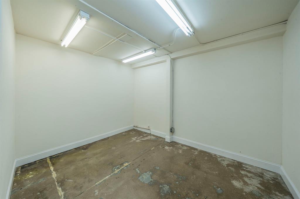 O T Ennis - Commercial Lease