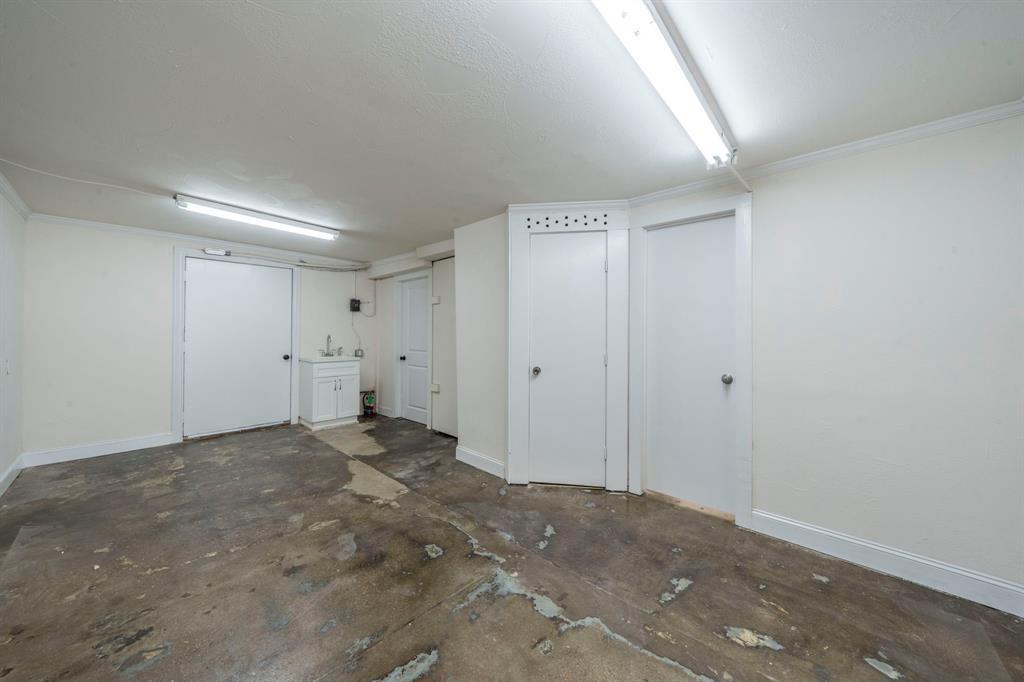 O T Ennis - Commercial Lease