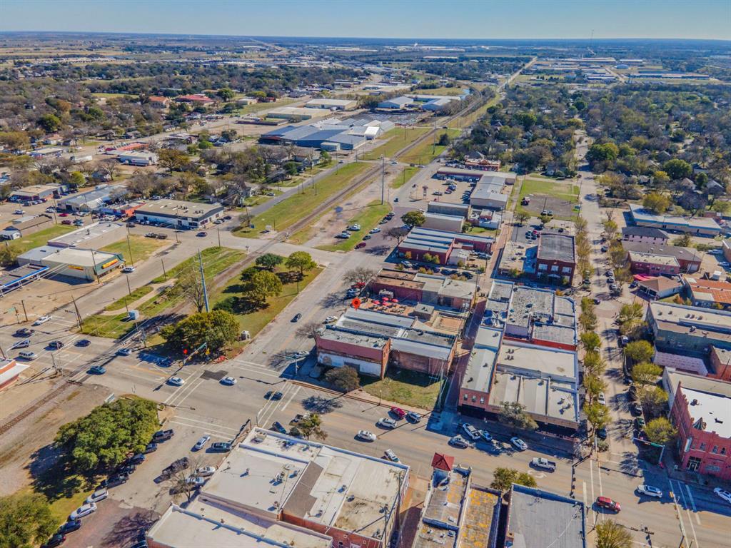 O T Ennis - Commercial Lease