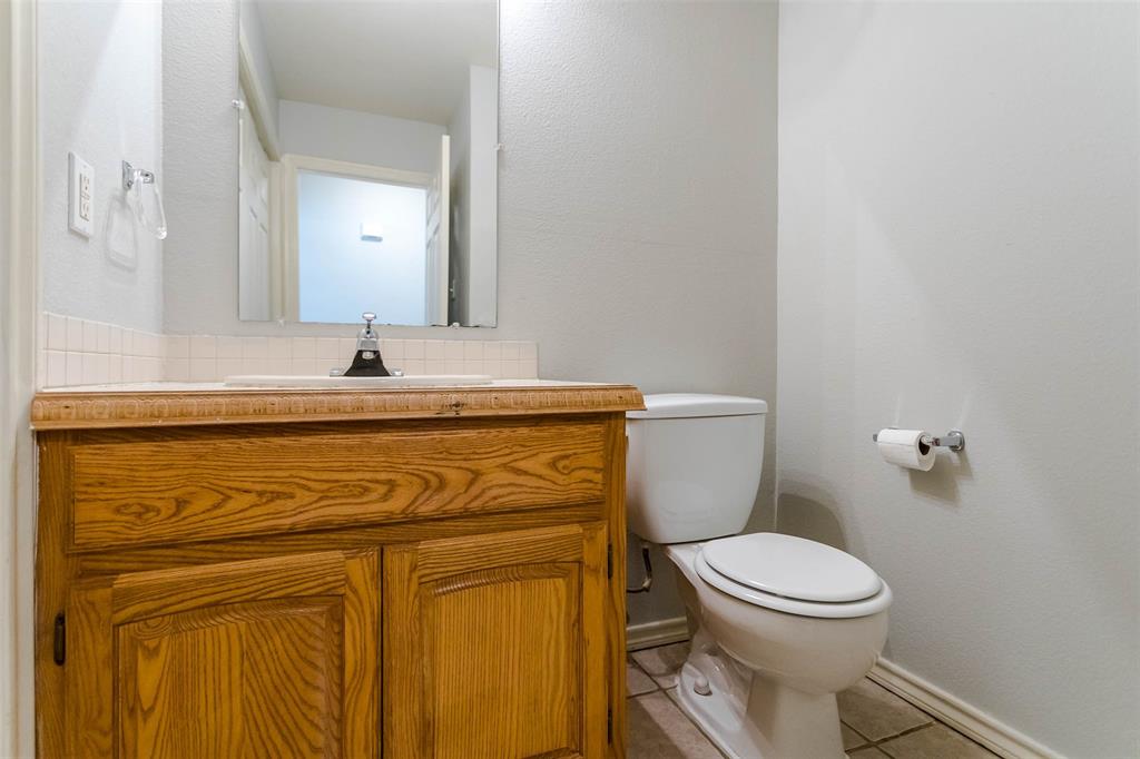 West Lake Ennis-Rev - Residential Lease