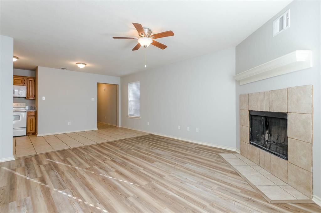 West Lake Ennis-Rev - Residential Lease