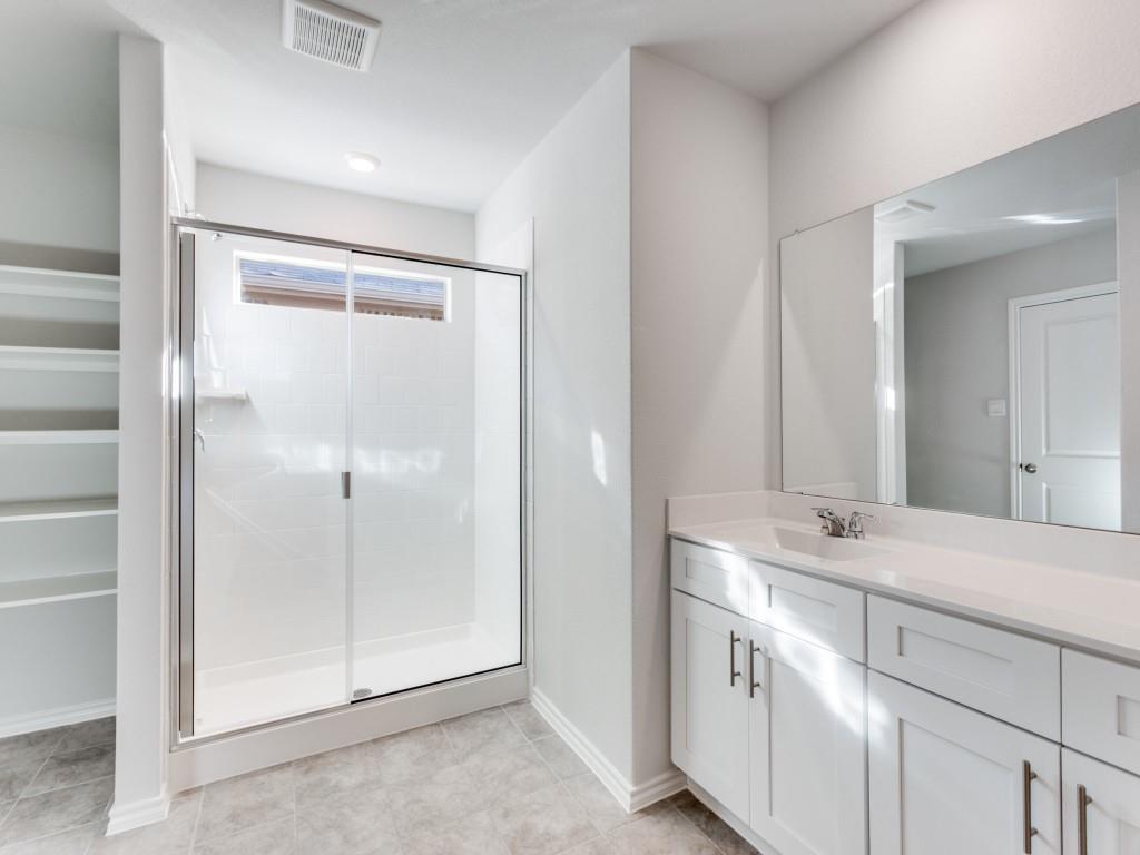 SCULPTORS PARK - Residential Lease