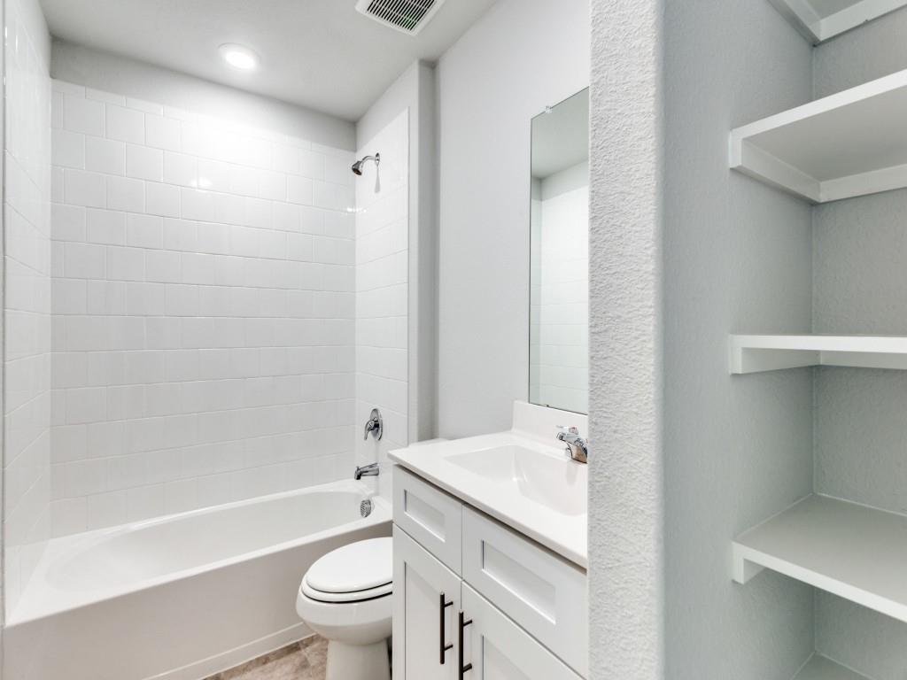 SCULPTORS PARK - Residential Lease