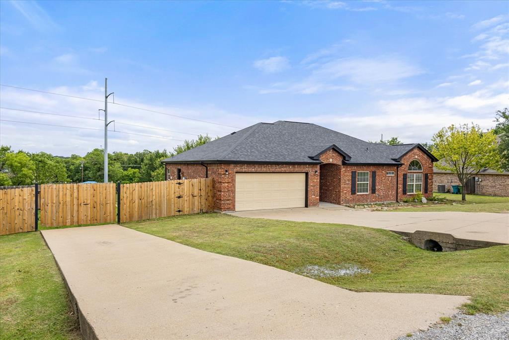 2935 Meandering Way