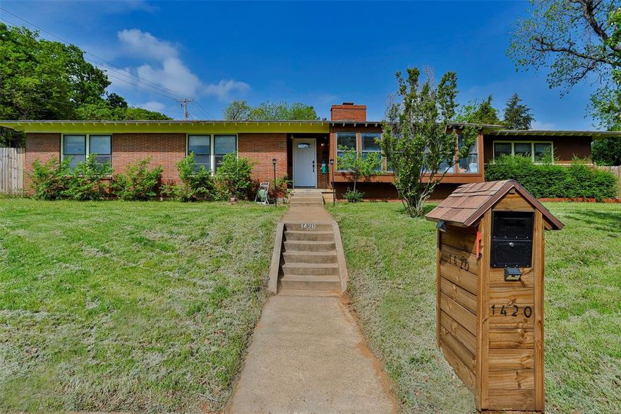 Charming 3-Bedroom, 2-Bath Home with Den, Sunroom, Spacious Backyard, and Ample Storage! This lovely home offers the perfect combination of comfort and convenience, with plenty of space for family living and entertaining. Whether you're cooking in the kitchen, relaxing in the sunroom, or enjoying the large backyard, this home has it all!