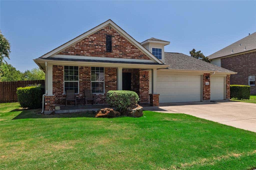 Photo of 11324 Kenny Drive, Fort Worth, TX 76244 (MLS # 21359459)