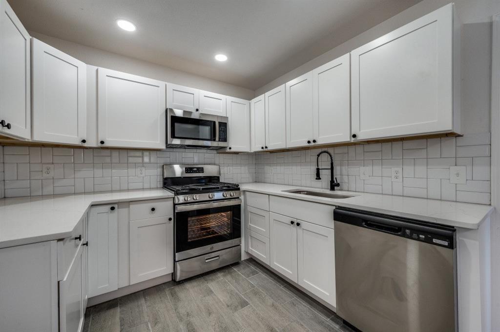 201 W Fuller Drive
