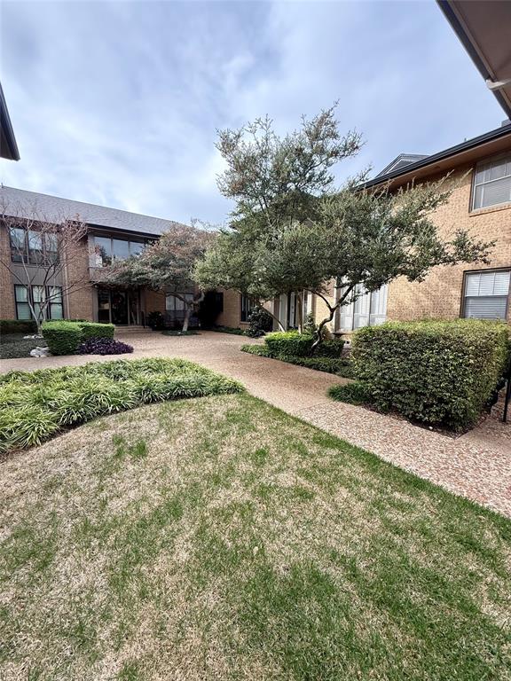 Royal Lane Condos 5800 - Residential