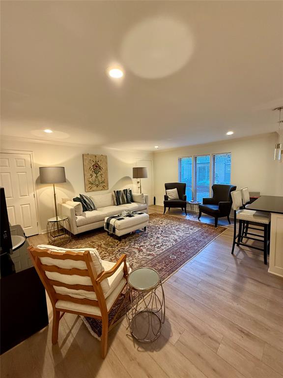 Royal Lane Condos 5800 - Residential