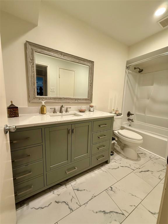 Royal Lane Condos 5800 - Residential