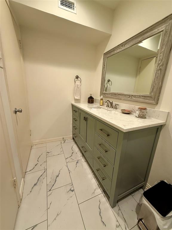 Royal Lane Condos 5800 - Residential