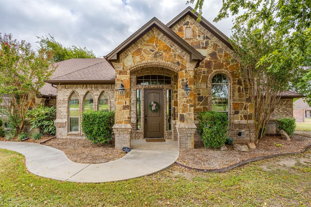 Photo of 116 Sandstone Lane, Weatherford, TX 76085 (MLS # 21420037)