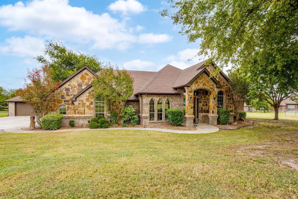 Photo of 116 Sandstone Lane, Weatherford, TX 76085 (MLS # 21420037)