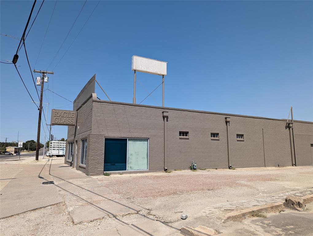 1220 Mineral Wells Highway