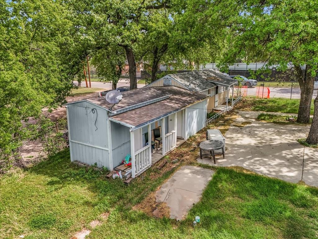 LESTERS SUBDIVISION LOT B - Residential Income