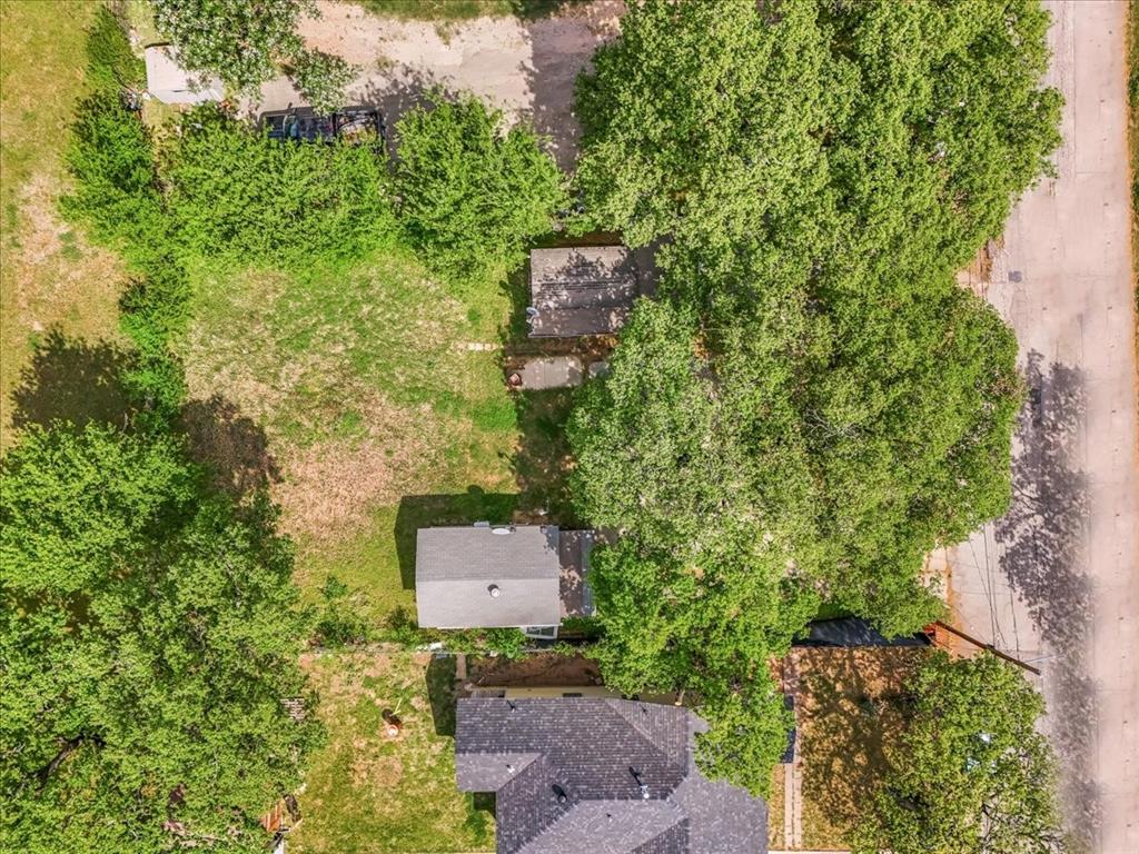 LESTERS SUBDIVISION LOT B - Residential Income