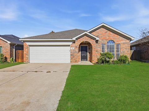 Photo of 3705 Silverado Trail, Roanoke, TX 76262 (MLS # 21124028)