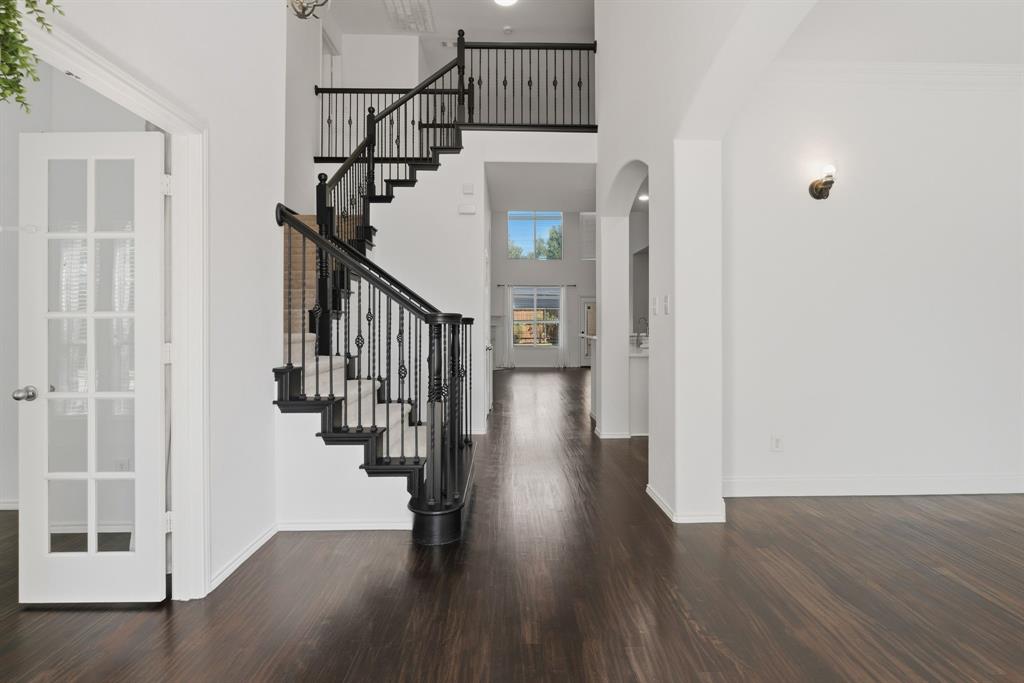 8124 Peacock Lane