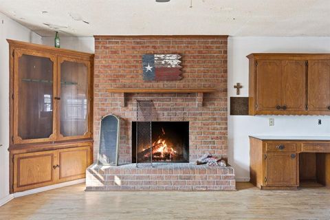 Tiny photo for 211 Whitehouse Road, Ennis, TX 75119 (MLS # 21098450)