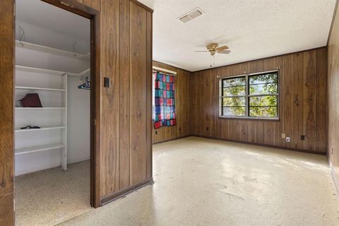 Tiny photo for 211 Whitehouse Road, Ennis, TX 75119 (MLS # 21098450)