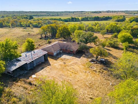 Tiny photo for 211 Whitehouse Road, Ennis, TX 75119 (MLS # 21098450)