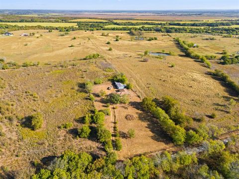 Tiny photo for 211 Whitehouse Road, Ennis, TX 75119 (MLS # 21098450)