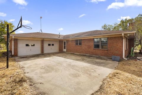 Tiny photo for 211 Whitehouse Road, Ennis, TX 75119 (MLS # 21098450)