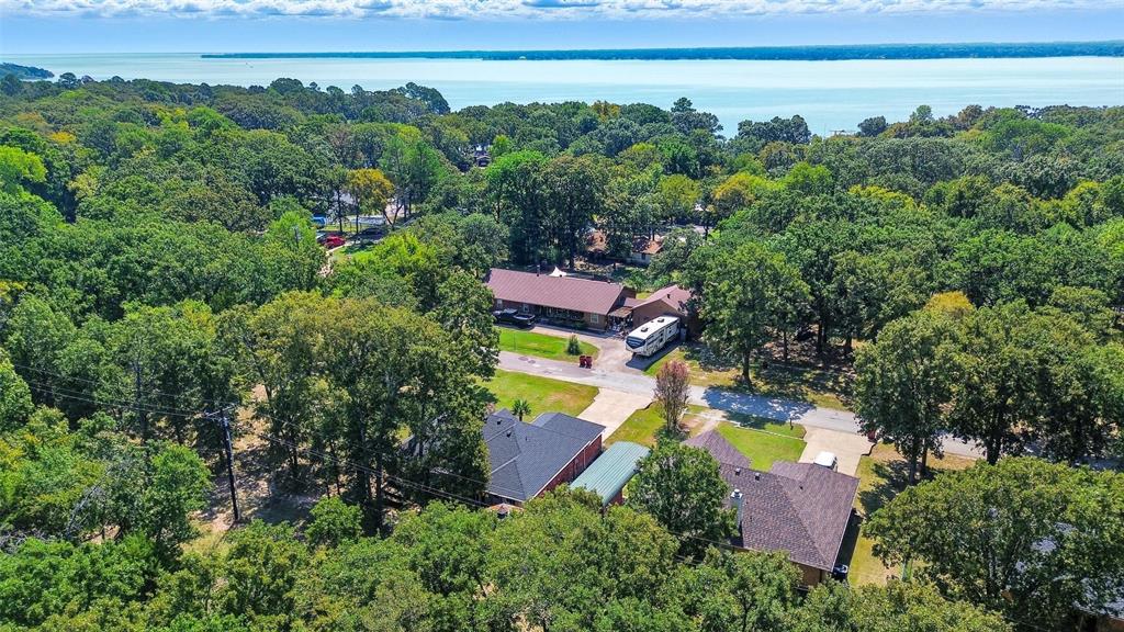 332 Comanche Trail