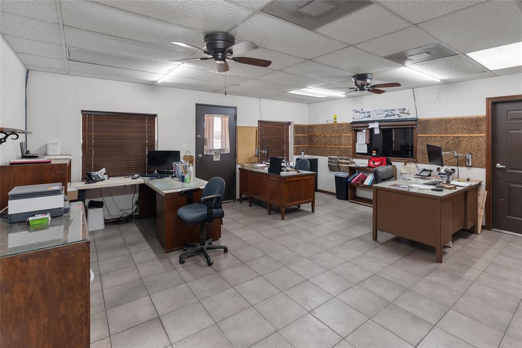 0 - Commercial Lease