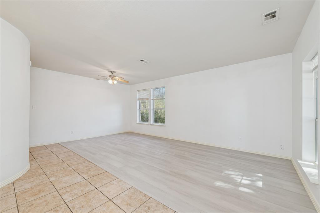 4921 Kingfisher Lane