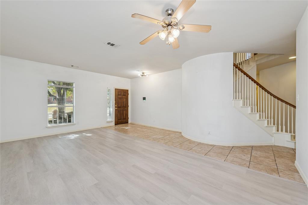 4921 Kingfisher Lane