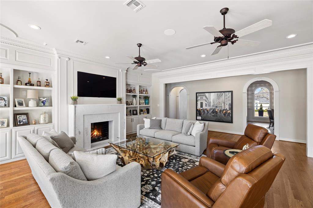 7005 Gleneagles Drive