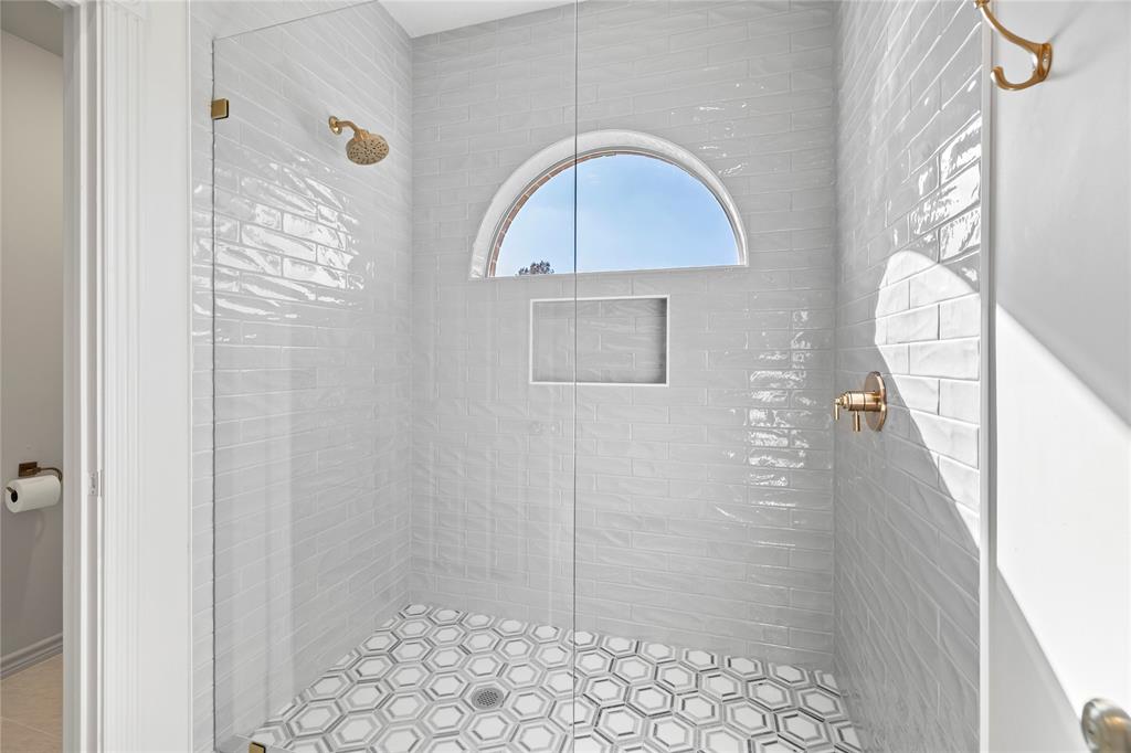 Hollytree - Residential