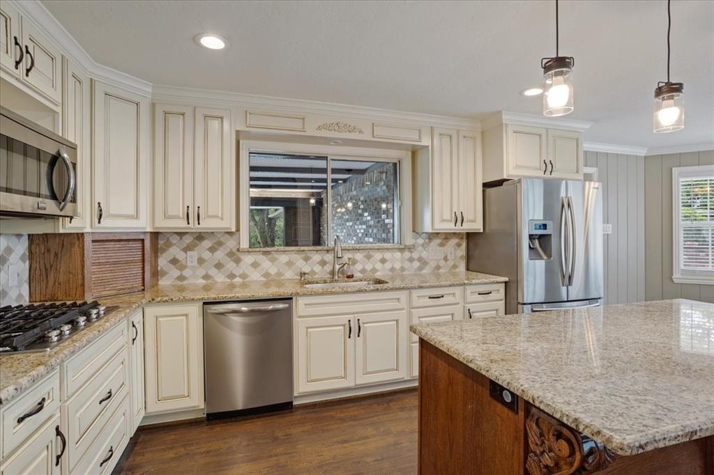 JONES ELIZABETH - Residential