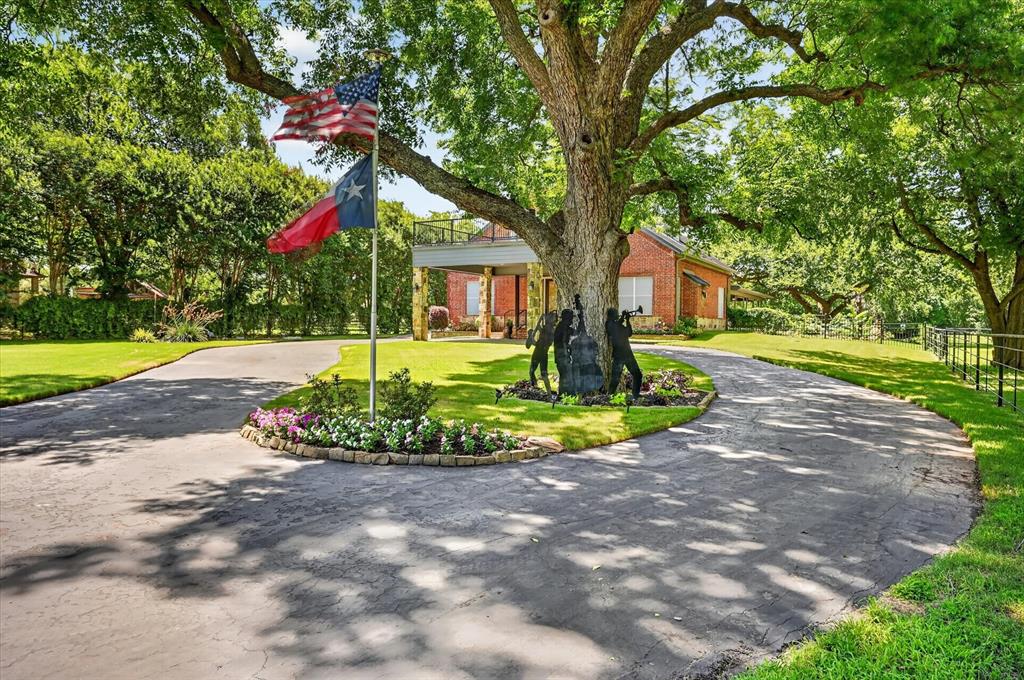 1290 Fox Lane