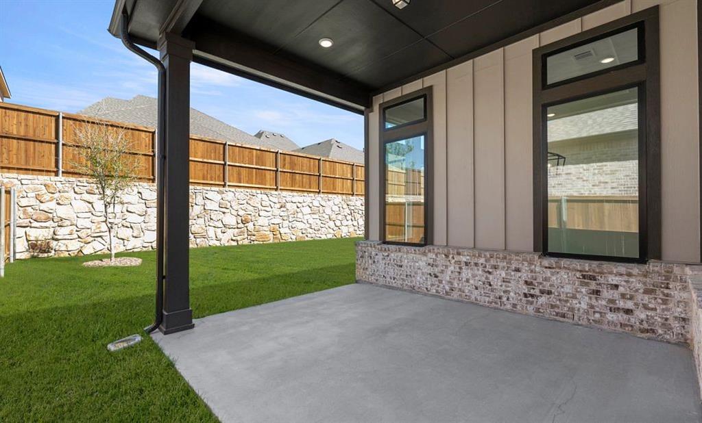 1219 Stone Cliff Drive