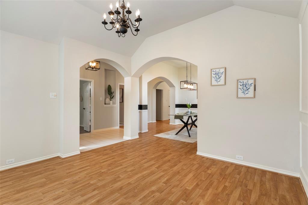 2811 Ashbury Drive