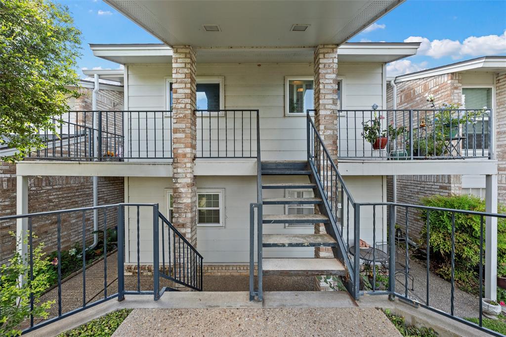 2905 Lake Shore Drive 204