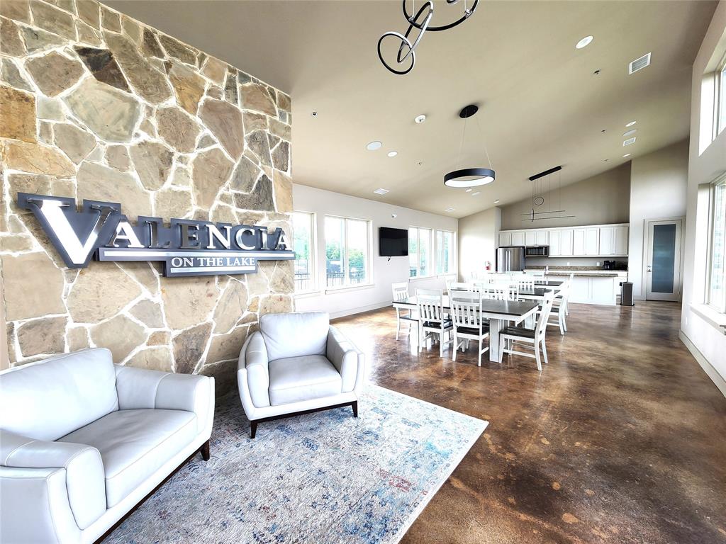 Valencia On The Lake - Residential