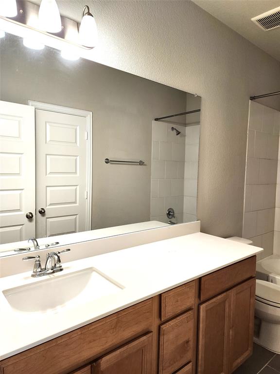 Valencia On The Lake - Residential