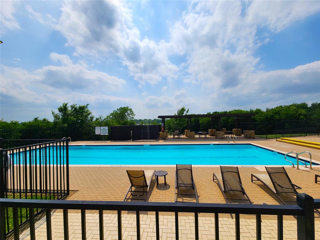 Valencia On The Lake - Residential