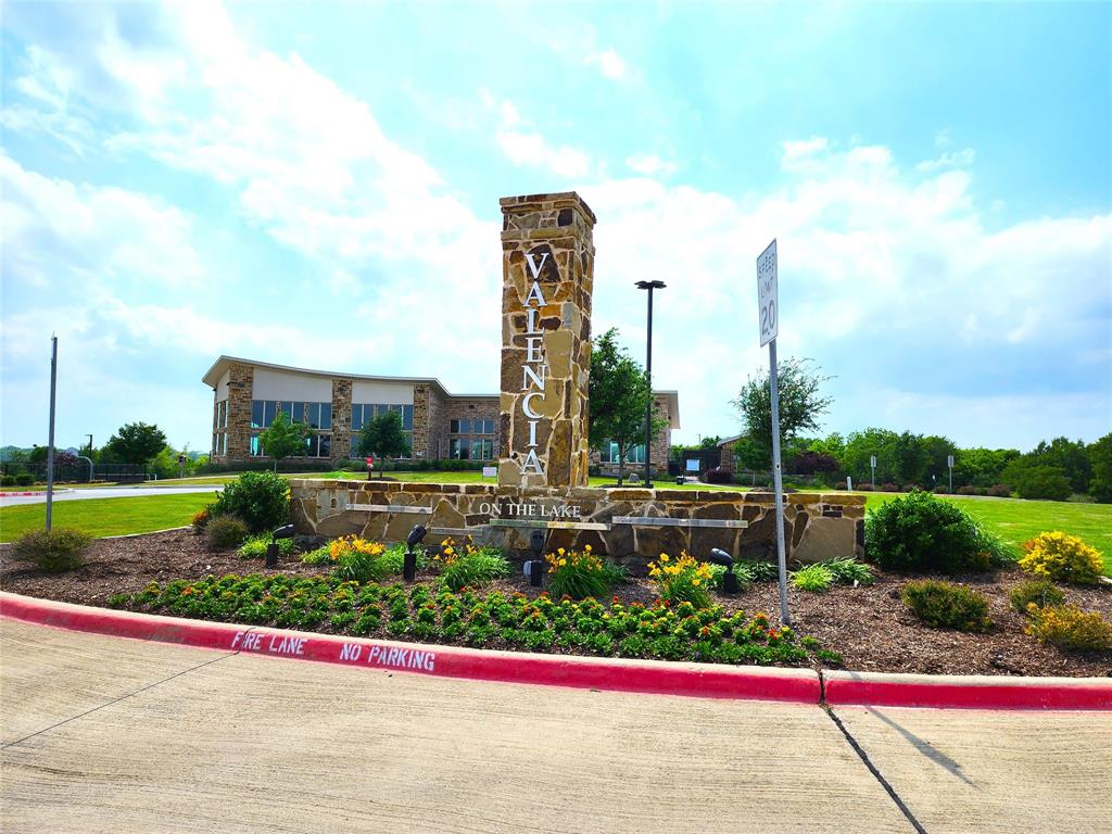 Valencia On The Lake - Residential