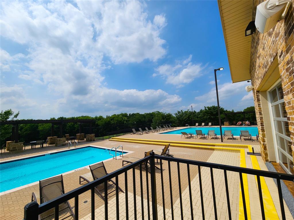 Valencia On The Lake - Residential