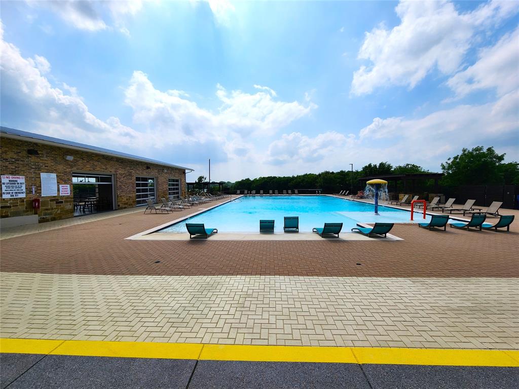 Valencia On The Lake - Residential