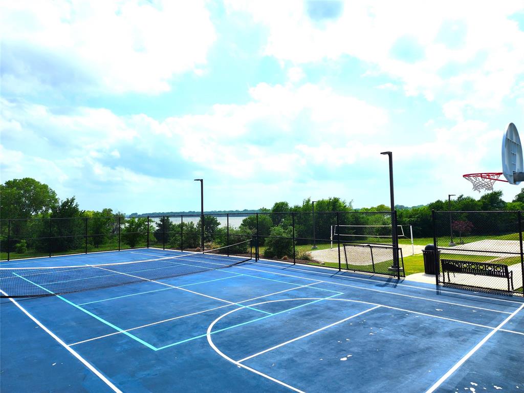 Valencia On The Lake - Residential