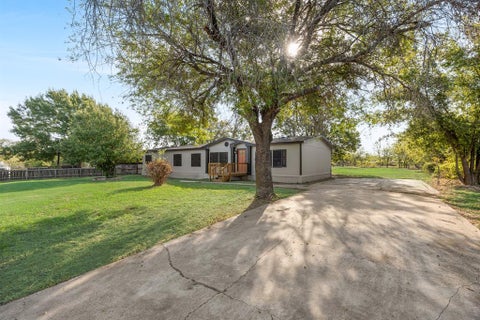 Photo of 4940 Redbird Trail, Midlothian, TX 76065 (MLS # 21421638)