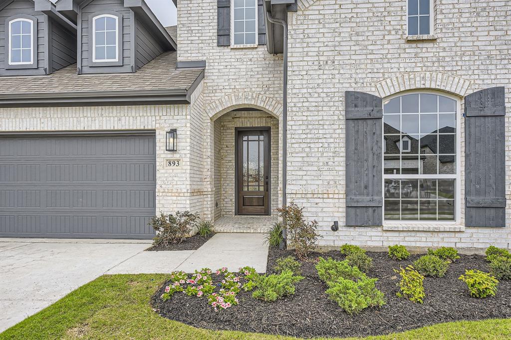 893 Maple Leaf Lane